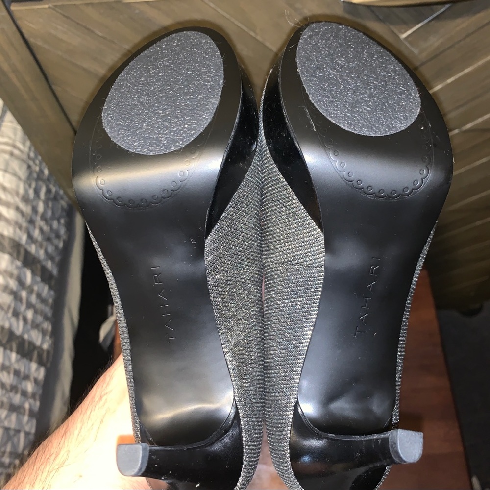 Tahari Sophia Silver Platform Pumps High Heels 6M - Picture 6 of 8